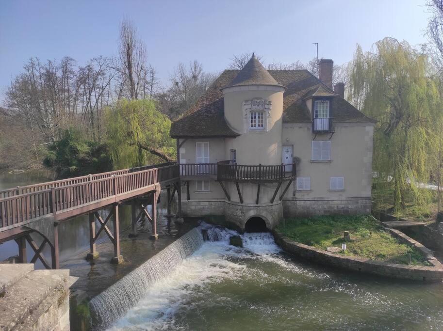Gite Les Petites Bruyeres Veneux-les-Sablons Exterior photo
